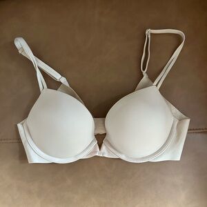 Victoria’s Secret Nude Push Up Bra